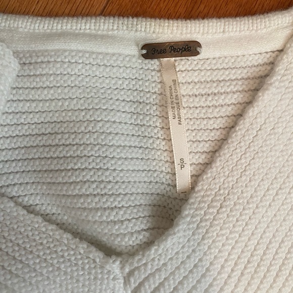 Free People oversized sweater - Picture 3 of 5